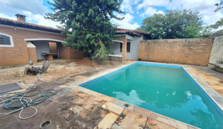 Casa à venda com 3 quartos, sendo 1 suíte,  no Centro, Vinhedo, SP