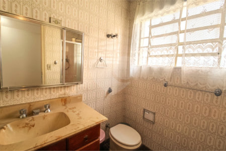 Sobrado à venda com 3 quartos em Moema, São Paulo, SP