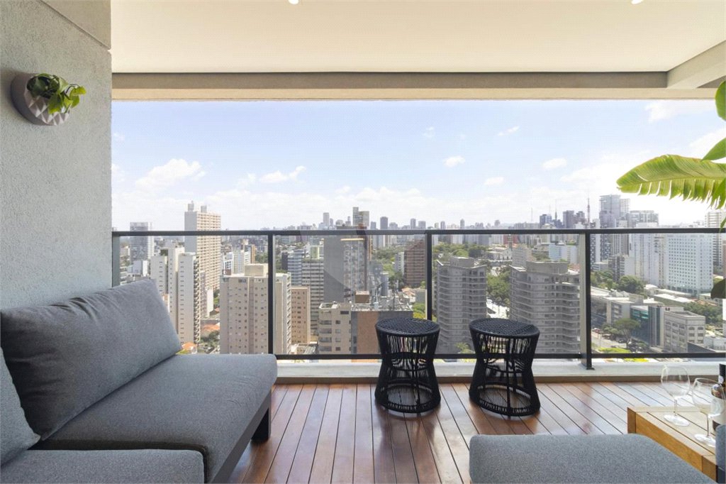 Apartamento à venda com 3 quartos, sendo 2 suítes, em Pinheiros, São Paulo, SP
