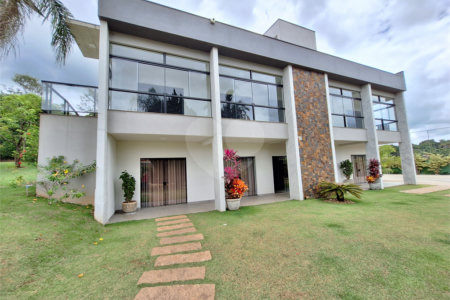 Casa à venda com 7 quartos, sendo 3 suítes, no condomínio Chacaras do Lago, Vinhedo - SP