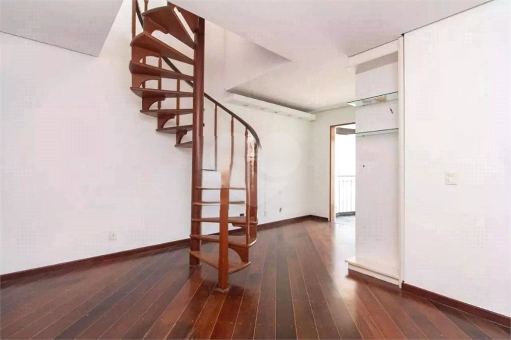Cobertura à venda ou para alugar com 3 quartos, sendo 1 suíte,  em Vila Clementino, São Paulo, SP