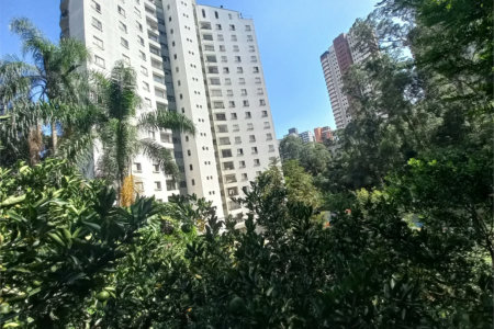 Apartamento à venda com 3 quartos, sendo 1 suíte,  em Vila Andrade, São Paulo, SP
