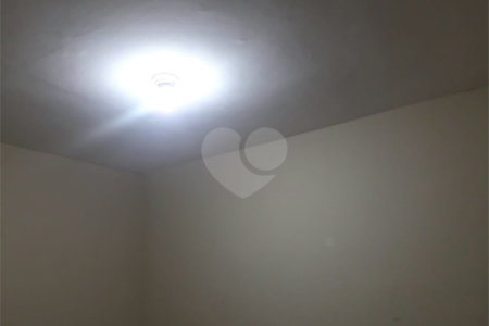 Casa Térrea à venda com 4 quartos, sendo 1 suíte, em Vila Constança, São Paulo, SP