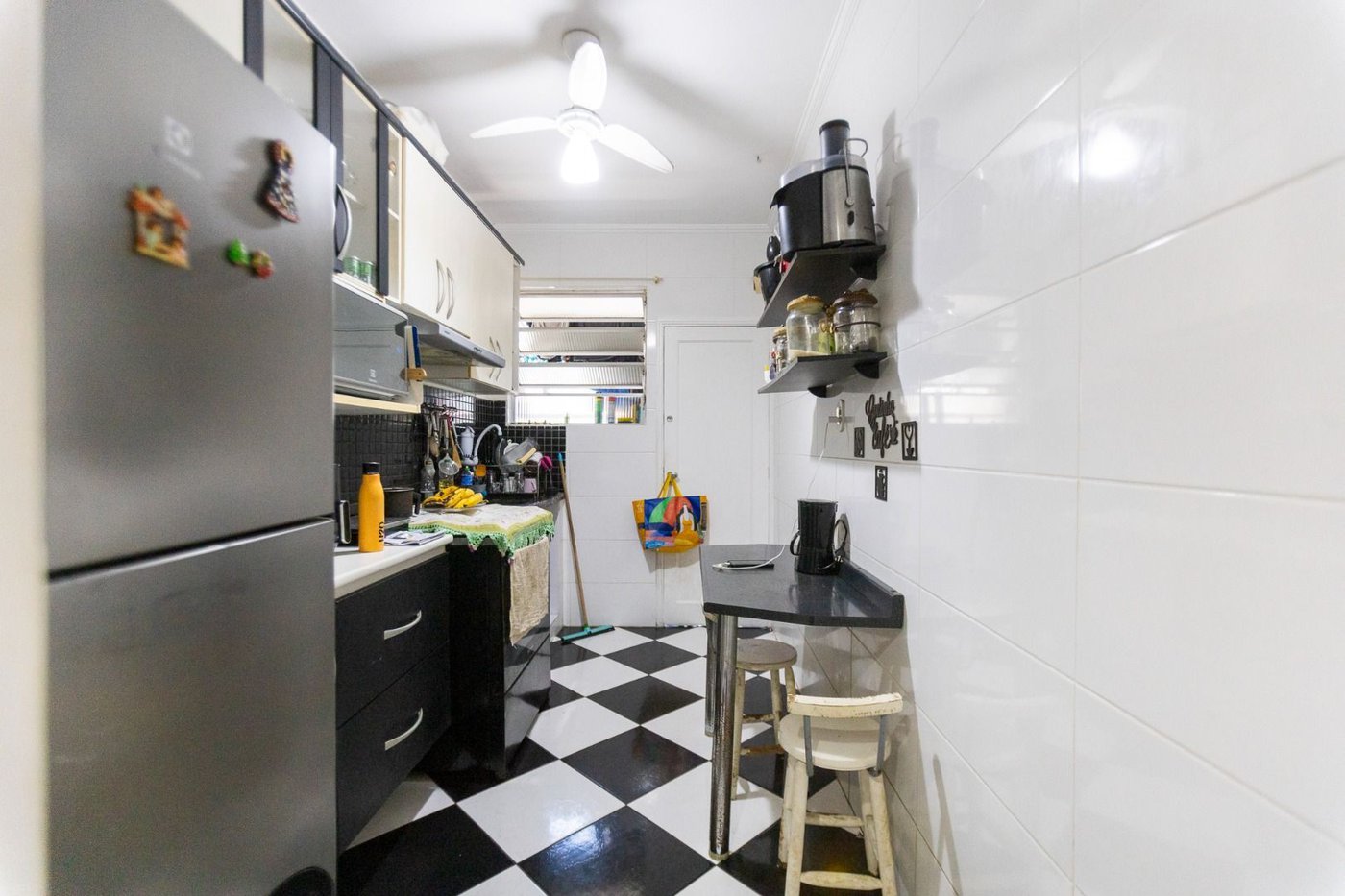 Apartamento com 2 dormitórios à venda, 65 m² por R$ 410.000,00 - Embaré - Santos/SP