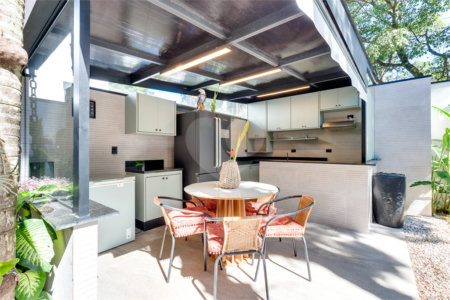 Casa à venda com 4 suítes no condomínio Villa Suiça, São Paulo - SP
