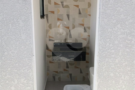 Casa à venda com 3 quartos, sendo 1 suíte, no condomínio Residencial Jardins da Catalunha, Atibaia - SP