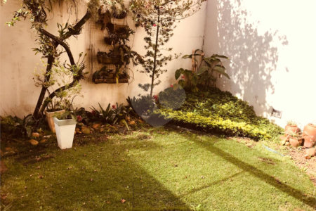 Casa à venda com 4 quartos, sendo 2 suítes, em Jardim das Vertentes, São Paulo, SP