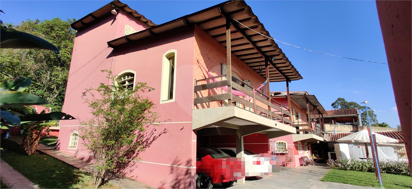 Casa à venda com 4 quartos, sendo 1 suíte, no condomínio Chacarás Bela Vista, Mairiporã - SP