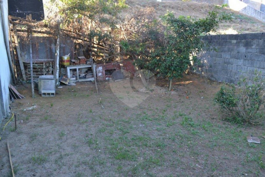 Sobrado à venda com 2 quartos em Vila Nivi, São Paulo, SP