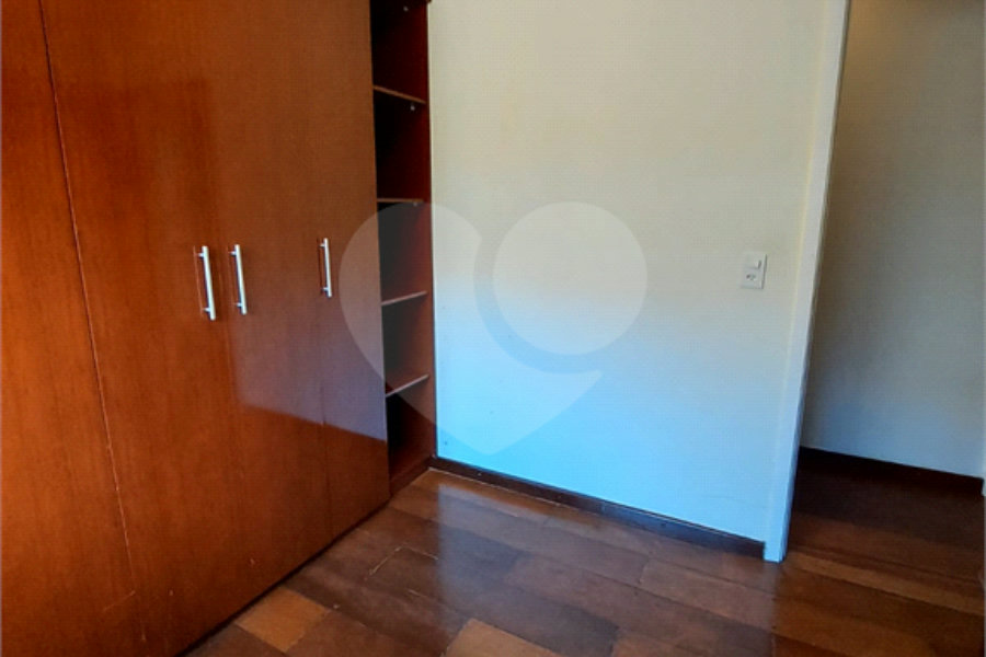 Sobrado à venda com 3 quartos, sendo 2 suítes, em Vila Romero, São Paulo, SP