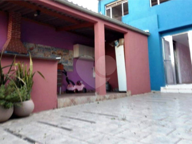 Sobrado à venda com 4 quartos, sendo 1 suíte,  em Tremembé, São Paulo, SP