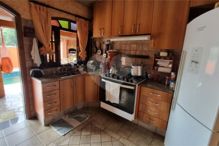 Casa à venda com 4 quartos, sendo 2 suítes, no condomínio Aruã Eco Park, Mogi das Cruzes - SP