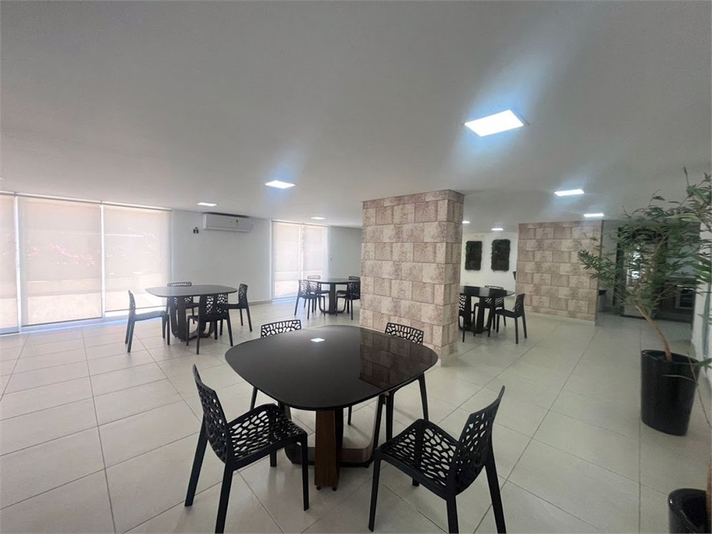 Apartamento Residencial à venda, Jardim Virginia, Guarujá - AP0995.