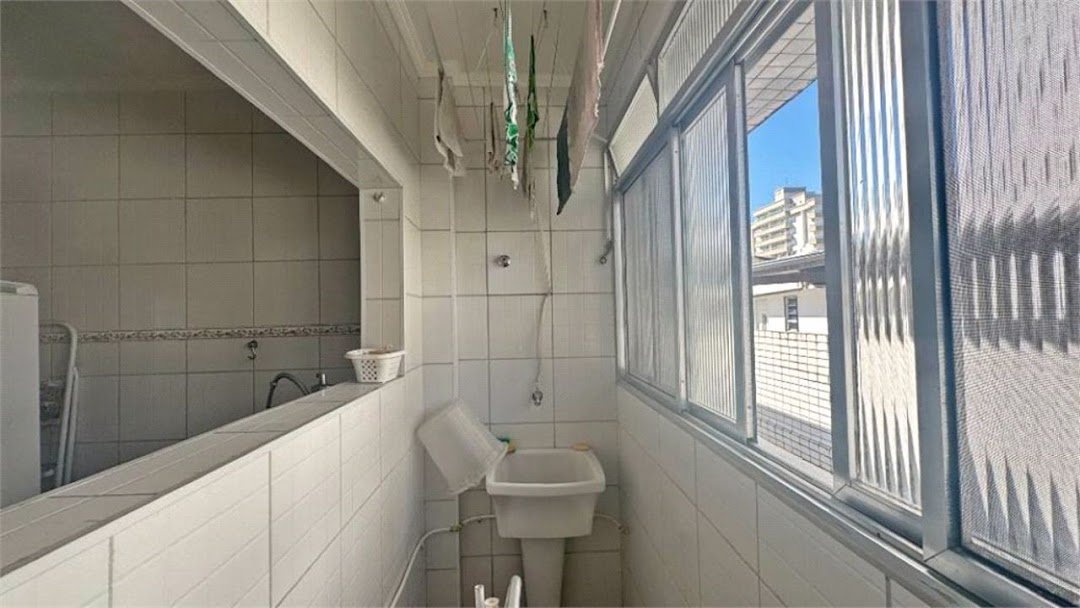 Apartamento Residencial à venda, Vila Guilhermina, Praia Grande - AP0381.