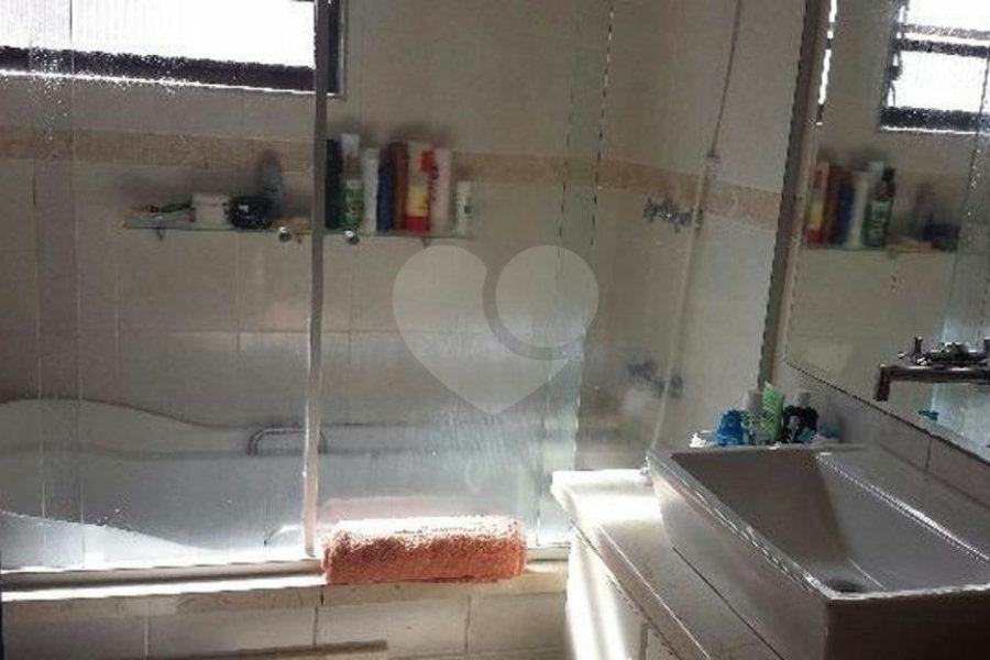 Sobrado à venda com 4 quartos, sendo 1 suíte,  em Horto, São Paulo, SP