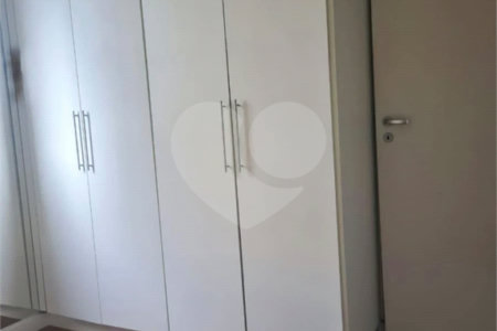 Apartamento à venda com 3 quartos, sendo 1 suíte, em Jardim Ester, São Paulo, SP