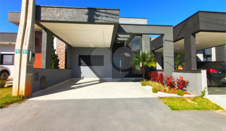Casa à venda com 3 quartos, sendo 1 suíte,  no condomínio Horto Florestal Villagio, Sorocaba - SP