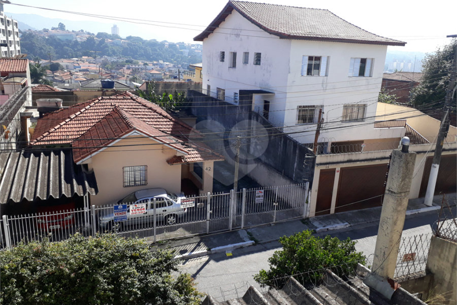 Sobrado à venda com 4 quartos, sendo 1 suíte, em Vila Constança, São Paulo, SP