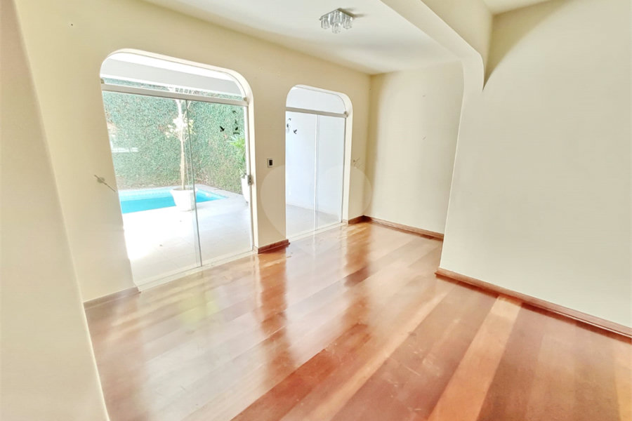 Sobrado à venda ou para alugar com 4 quartos, sendo 3 suítes,  em Jardim Franca, São Paulo, SP