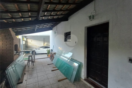 Sobrado à venda com 3 suítes em Chácara Japonesa, São Paulo, SP