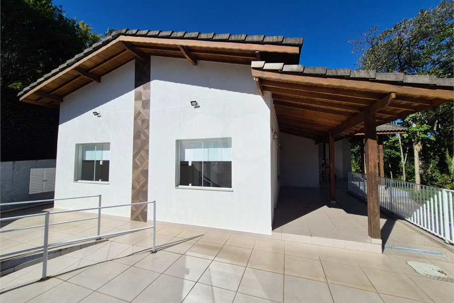 Casa à venda com 2 suítes no condomínio Alpes da Cantareira, Mairiporã - SP