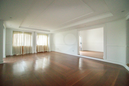 Apartamento à venda com 4 suítes em Jardim Marajoara, São Paulo, SP