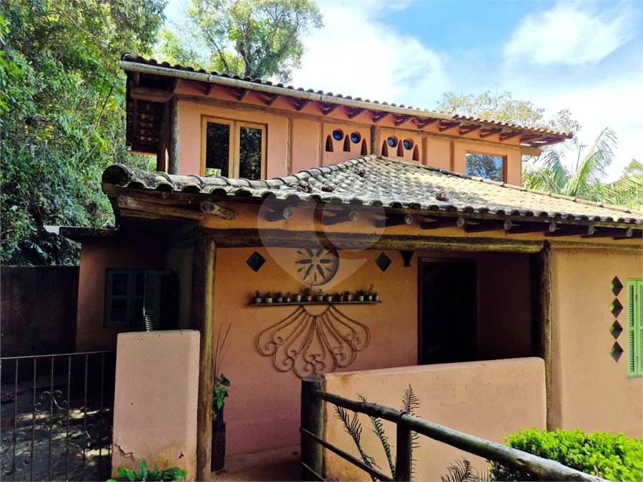 Casa à venda com 2 quartos, sendo 1 suíte, no condomínio Sausalito, Mairiporã - SP