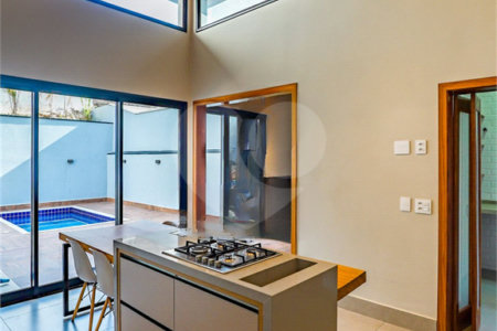 Casa à venda com 3 quartos, sendo 2 suítes, no condomínio Residencial Mont'alcino, Valinhos - SP