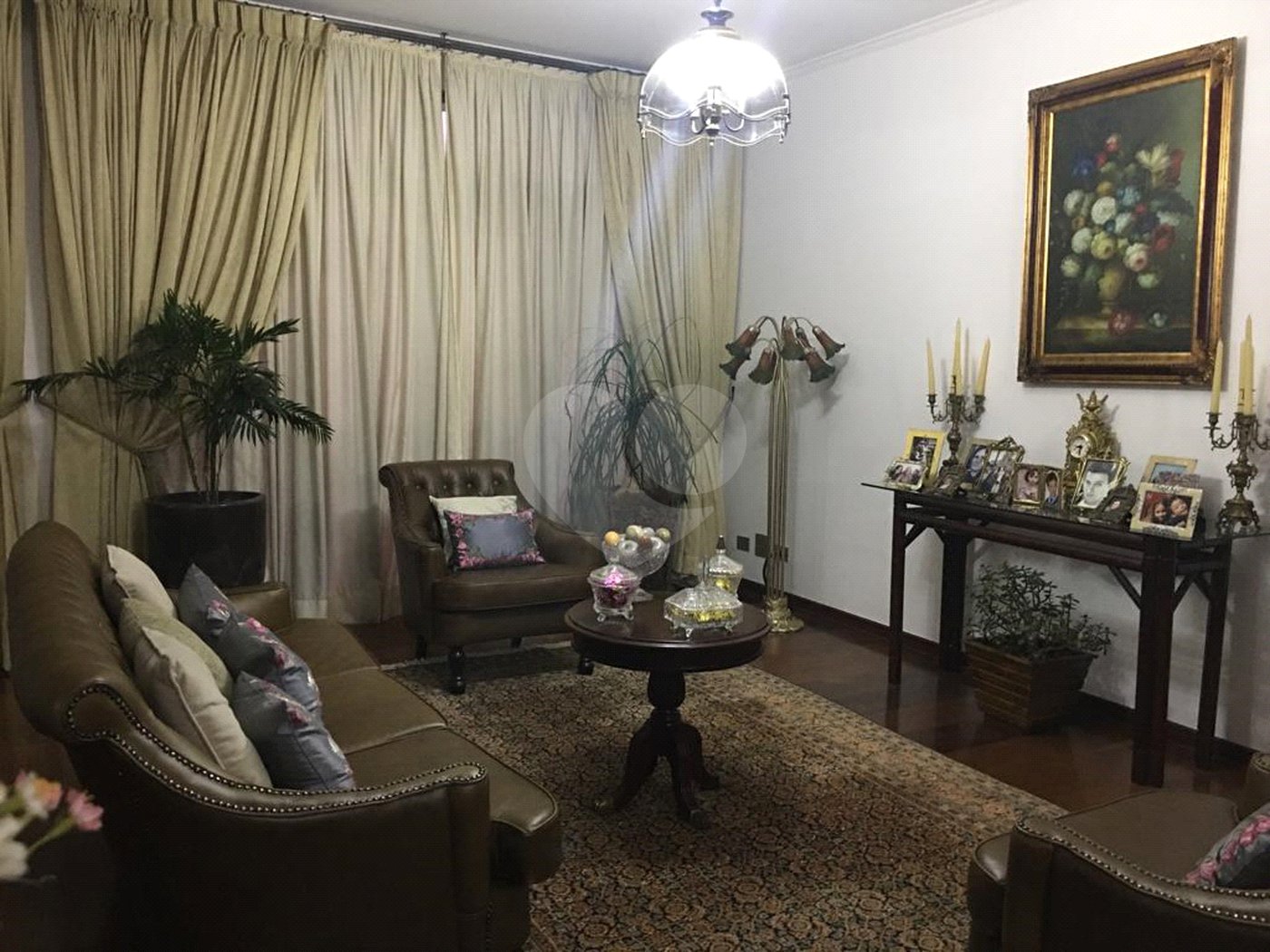 Casa à venda com 5 quartos, sendo 4 suítes,  em Vila Tramontano, São Paulo, SP