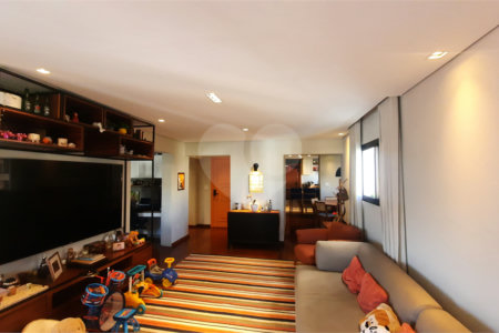 Apartamento à venda com 4 quartos, sendo 2 suítes, em Morumbi, São Paulo, SP