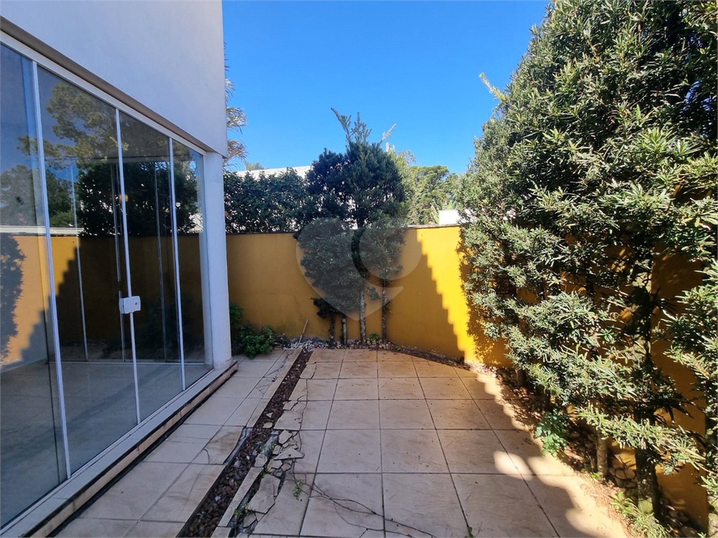 Sobrado à venda com 3 quartos, sendo 1 suíte,  em Jardim Belizário, Cotia, SP