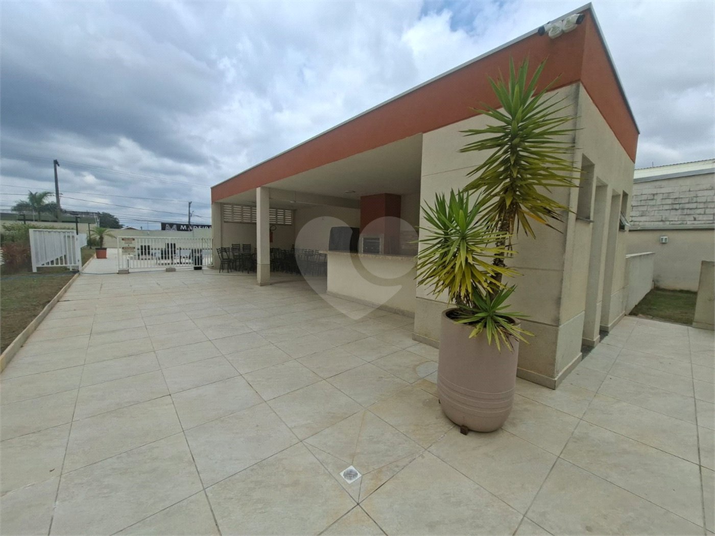Apartamento à venda ou para alugar com 3 quartos, sendo 1 suíte, em Vila Macia, Itapetininga, SP