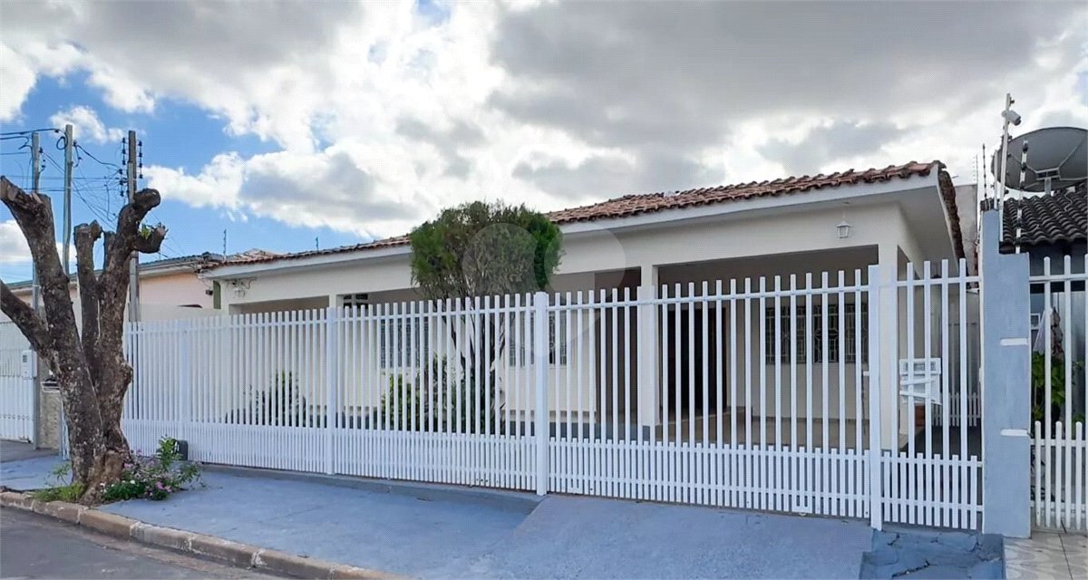 Casa Térrea à venda com 3 quartos, sendo 1 suíte, em Morada da Serra, Cuiabá, MT