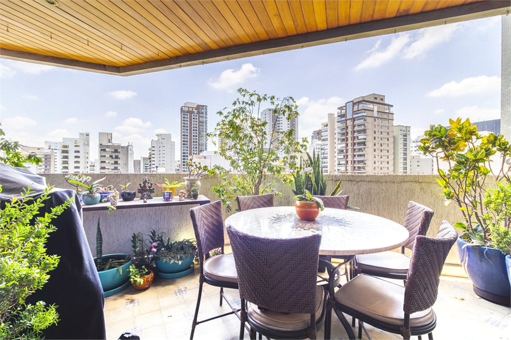 Apartamento à venda com 4 quartos, sendo 2 suítes, em Indianópolis, São Paulo, SP