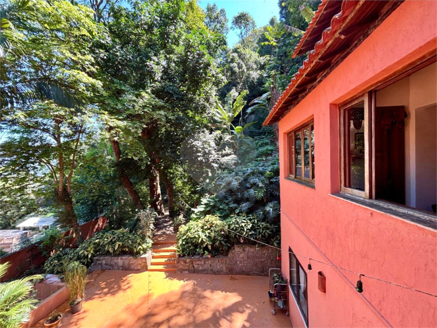 Casa à venda com 4 quartos, sendo 1 suíte, em Lagoa, Rio de Janeiro, RJ