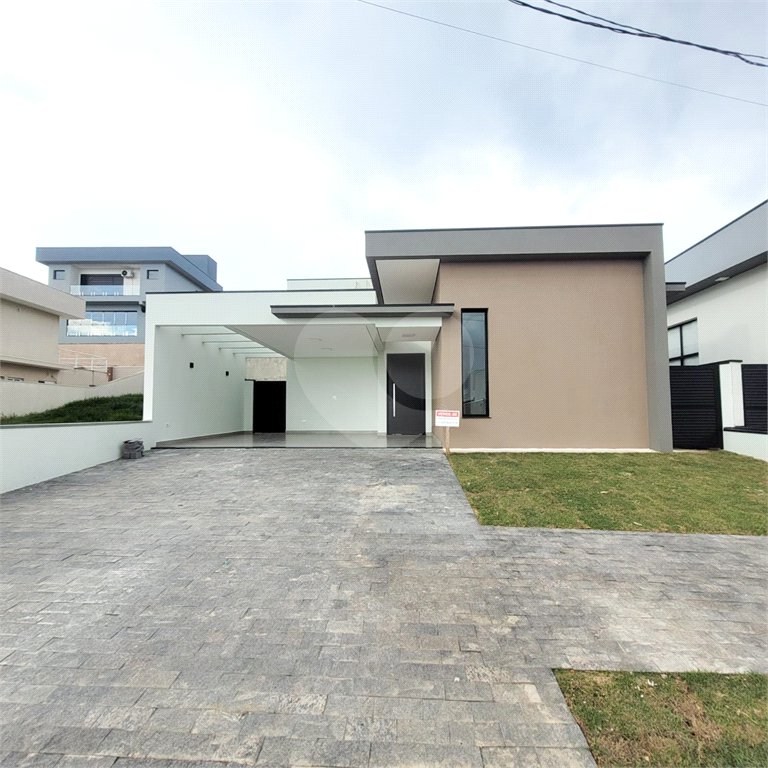 Casa à venda com 3 quartos, sendo 1 suíte, no condomínio Residencial Lagos D Icarai, Salto - SP