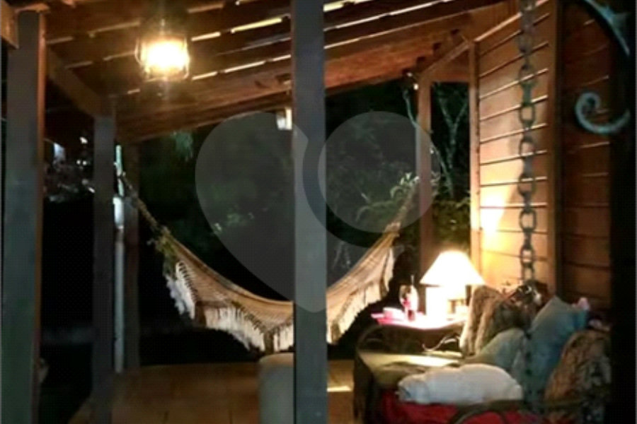 Casa à venda com 2 quartos, sendo 1 suíte, no condomínio Sausalito, Mairiporã - SP