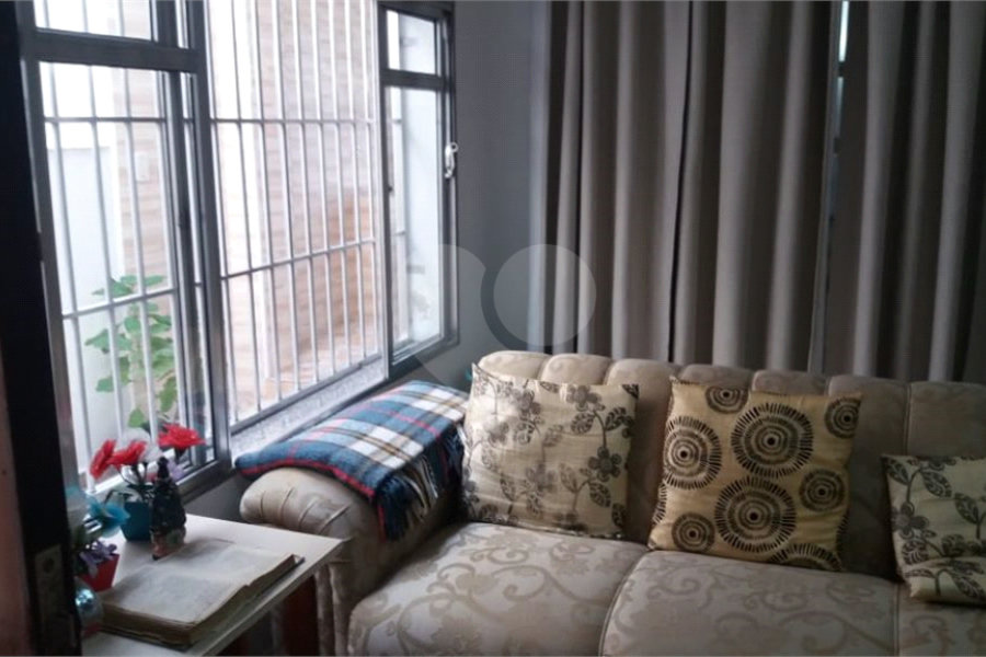 Sobrado à venda com 4 quartos em Jardim Guairaca, São Paulo, SP