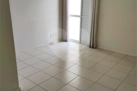 Casa à venda ou para alugar com 3 suítes no condomínio Residencial Jardim das Palmeiras, Vinhedo - SP