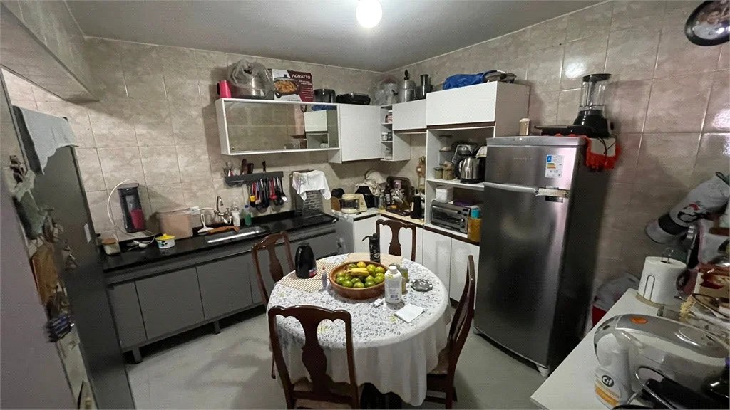 Sobrado à venda com 3 quartos em Jardim Laila, Embu das Artes, SP