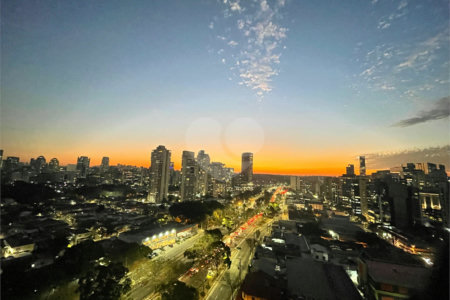 Apartamento à venda com 2 quartos, sendo 1 suíte, em Vila Olímpia, São Paulo, SP