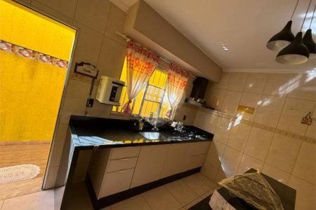 Casa à venda com 3 quartos em Jardim Moraes, Itaquaquecetuba, SP