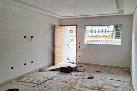 Sobrado à venda com 3 quartos, sendo 1 suíte,  em Vila Medeiros, São Paulo, SP
