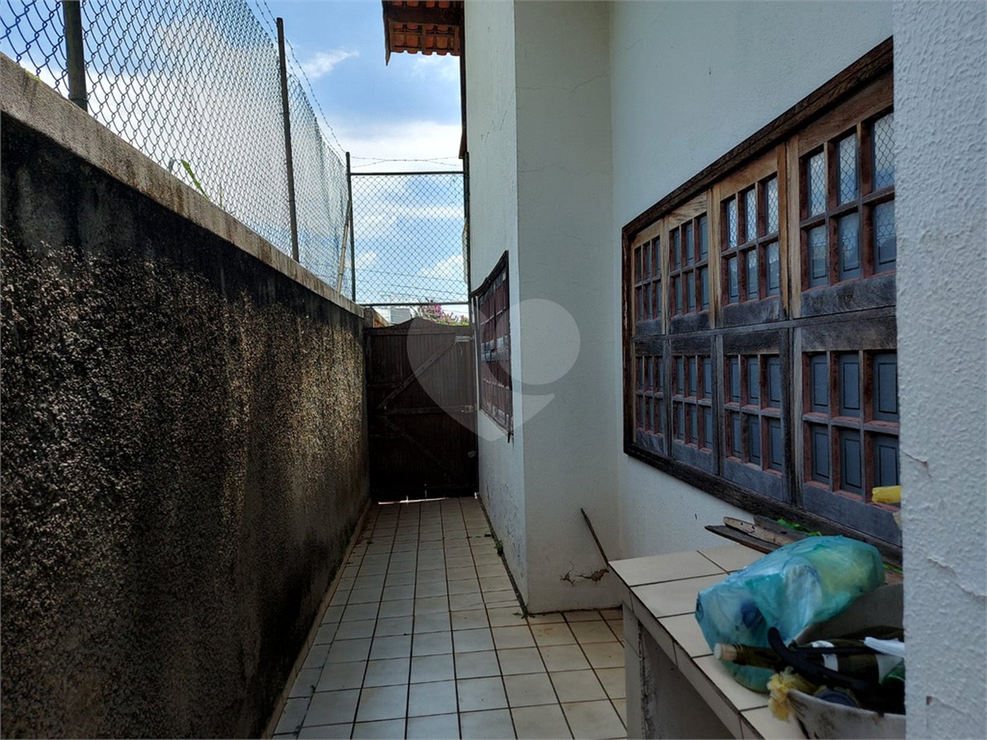 Sobrado à venda com 5 quartos, sendo 4 suítes, em Santa Rosa, Vinhedo, SP