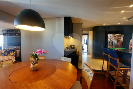 Apartamento à venda com 4 quartos, sendo 2 suítes, em Morumbi, São Paulo, SP