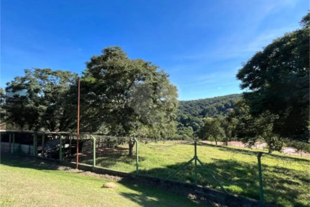 Sítio à venda com 4 quartos, sendo 2 suítes,  em Sorocamirim (canguera), São Roque, SP