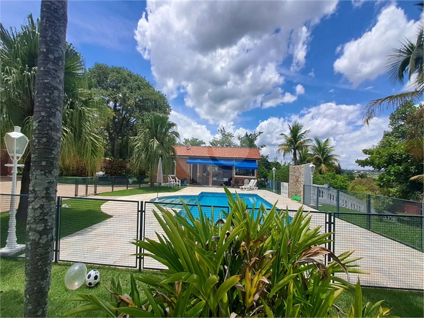 Casa à venda com 3 quartos, sendo 1 suíte, no condomínio Residencial Vale das Laranjeiras, Indaiatuba - SP