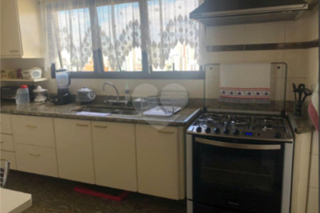 Apartamento à venda com 3 quartos, sendo 1 suíte, em Vila Regente Feijó, São Paulo, SP