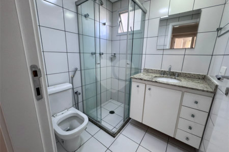 Apartamento para alugar com 3 quartos, sendo 1 suíte,  em Pinheiros, São Paulo, SP