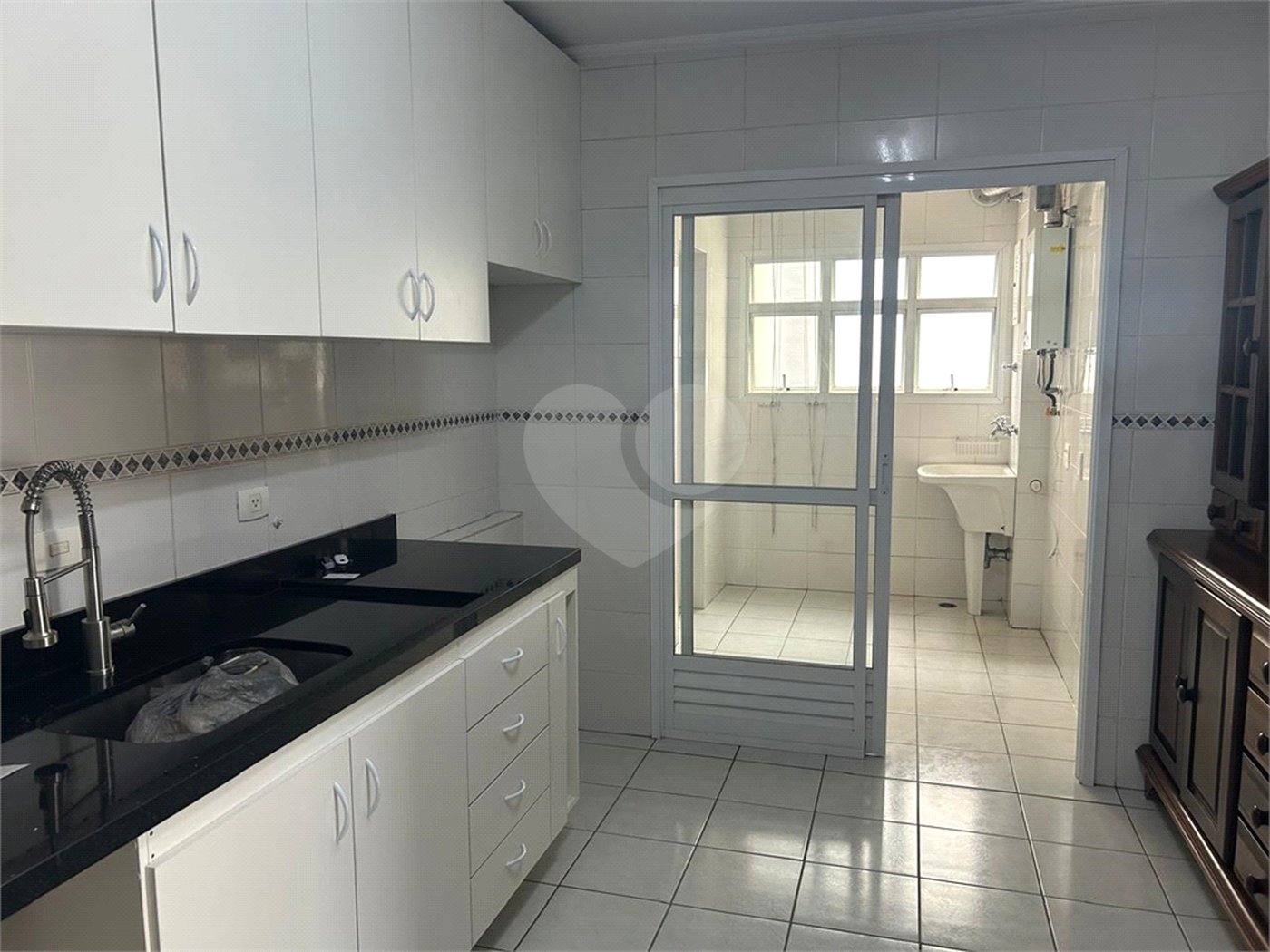 Apartamento para alugar com 3 quartos, sendo 1 suíte, em Pinheiros, São Paulo, SP